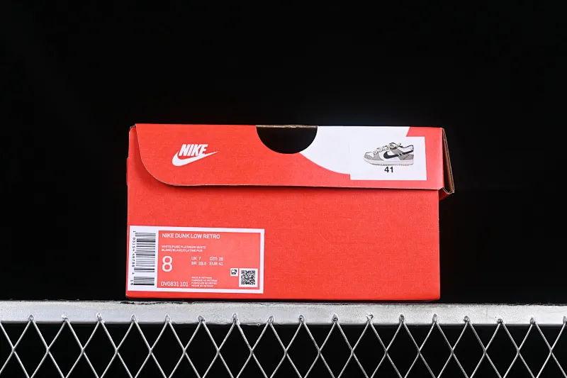 All Categories Nk SB Dunk Series Nk SB Dunk Low Low-top sneakers Nk Dunk Low Retro graffiti Stitched cross black and white gray SB strap low-top casual sneakers DV0831-101